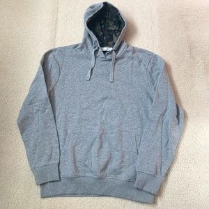 Manguun Grey Hoodie w/Camo Accent